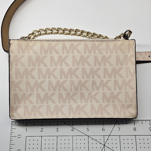 Michael Kors belt bag with pull chain - Picture 6 of 7